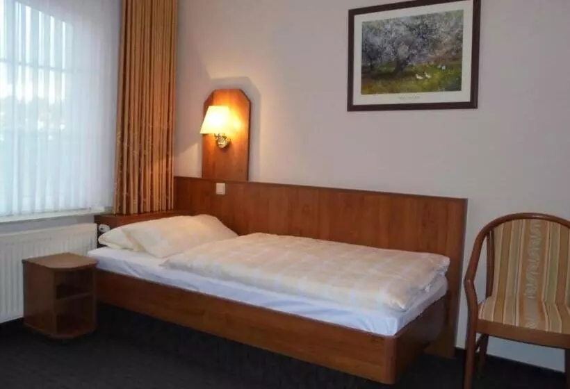 Standard Yhden Hengen Huone, Garni Herzog