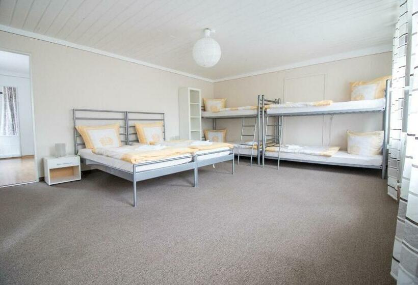 패밀리 룸, Garni Krone