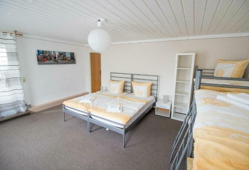 패밀리 룸, Garni Krone