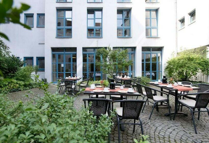 חדר סטנדרט יחיד, Hanns Lilje Haus