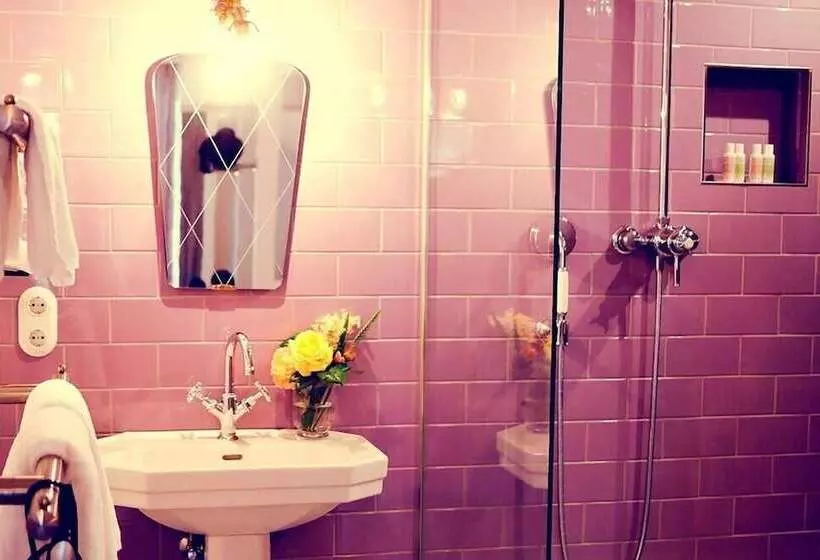 コンフォートルーム, Haus Zauberflote