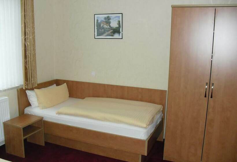 غرفة قياسية فردية, Garni Herzog