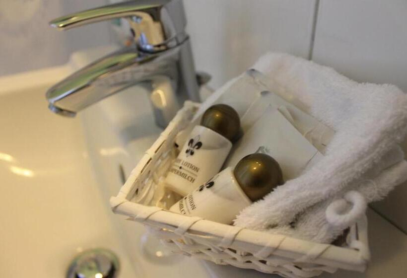 اتاق استاندارد یک نفره, Pur