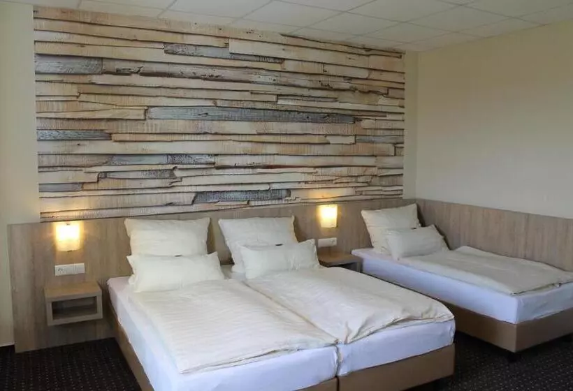 Standard Kolmen Hengen Huone, Pur