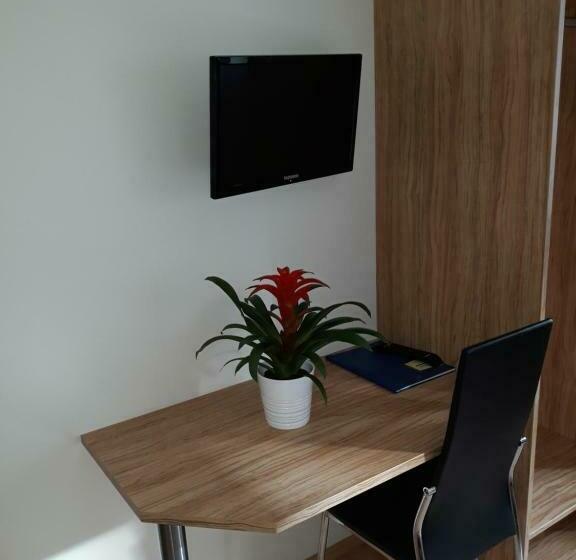 스탠다드 룸, Restaurant Stern