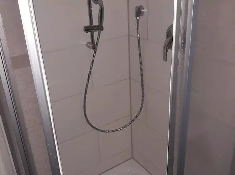 Standard Single Room, Restaurant Stern