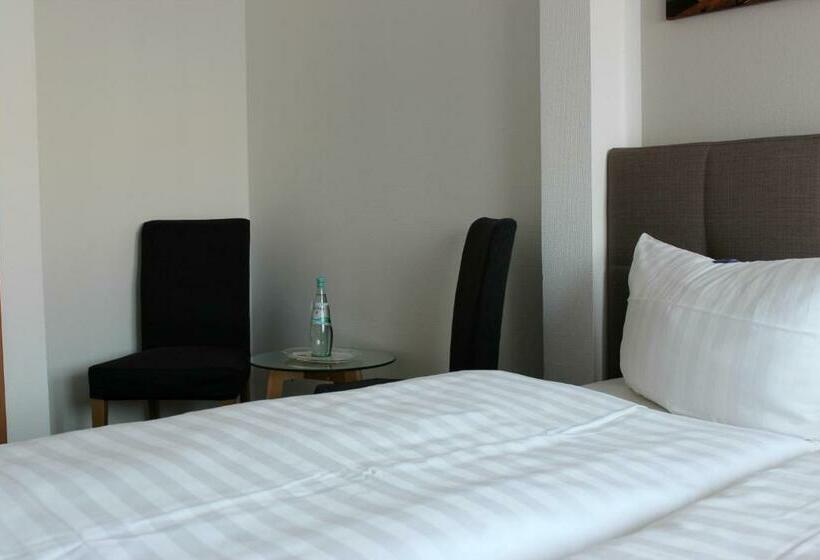 Номер Стандарт, & Restaurant Zur Zwiebel