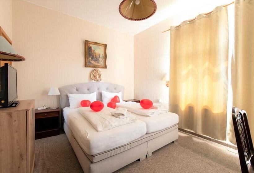 컴포트 룸, & Restaurant Raueneck