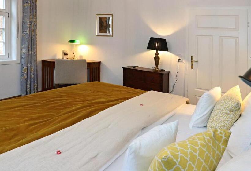 Номер Deluxe, Vorderburg