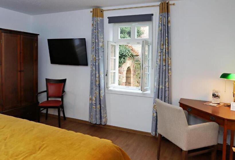 Номер Deluxe, Vorderburg