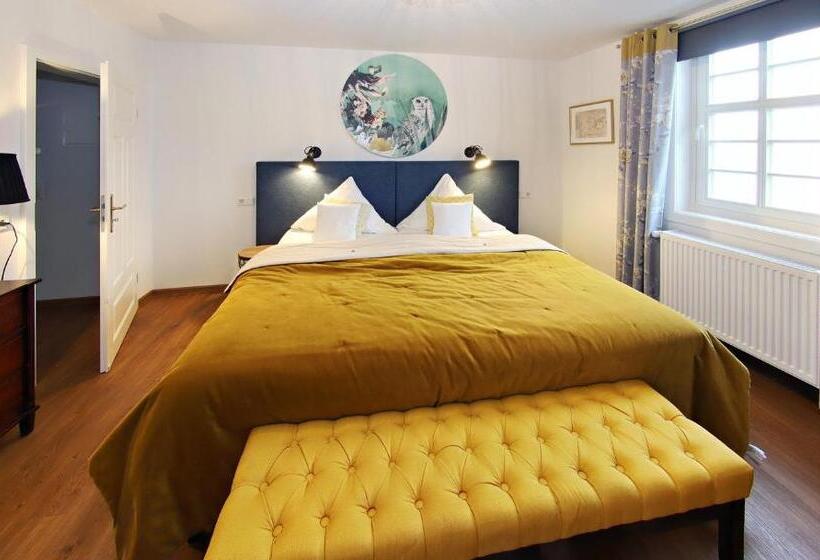 Номер Deluxe, Vorderburg