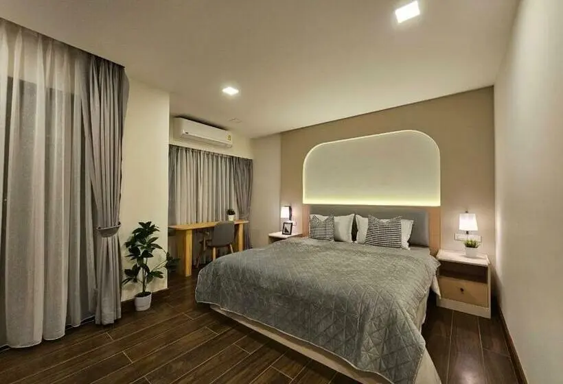 Deluxe-huone, บ้านสุขใจ สามใบเถา