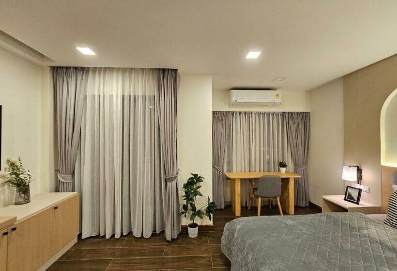 Deluxe Szoba, บ้านสุขใจ สามใบเถา