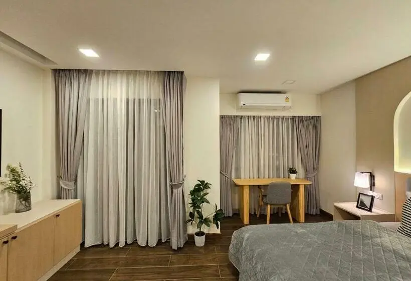 Deluxe-huone, บ้านสุขใจ สามใบเถา