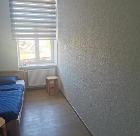 اتاق سوپریور, Telegrafs