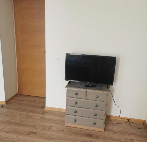 اتاق استاندارد چهار تخته, Telegrafs