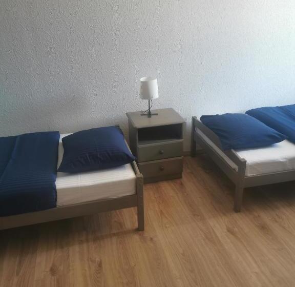 اتاق خانوادگی, Telegrafs