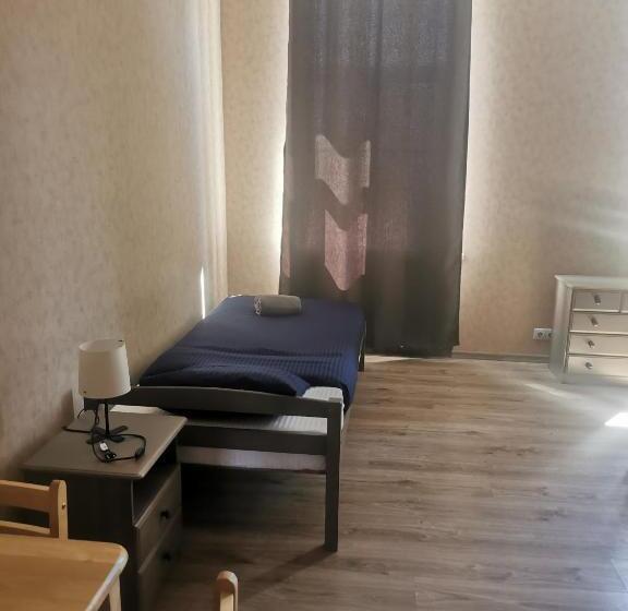 اتاق استاندارد با سرویس بهداشتی مشترک, Telegrafs