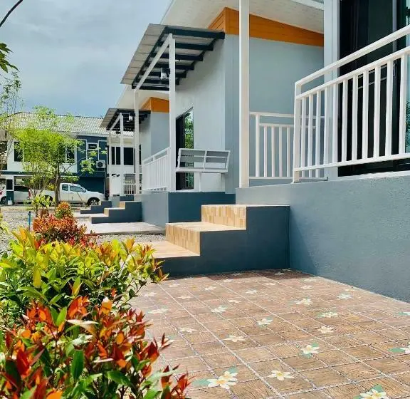 バルコニー付きスタンダードルーム, Suanvadee Resort สวนวดี รีสอร์ท