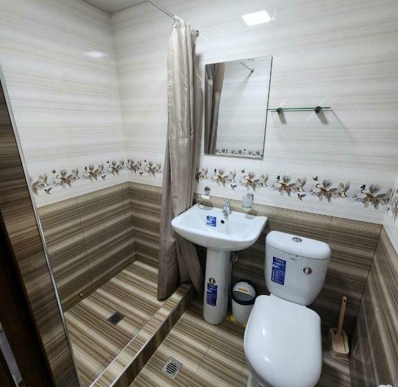 חדר סטנדרט לשלושה, Yusuf Gold House