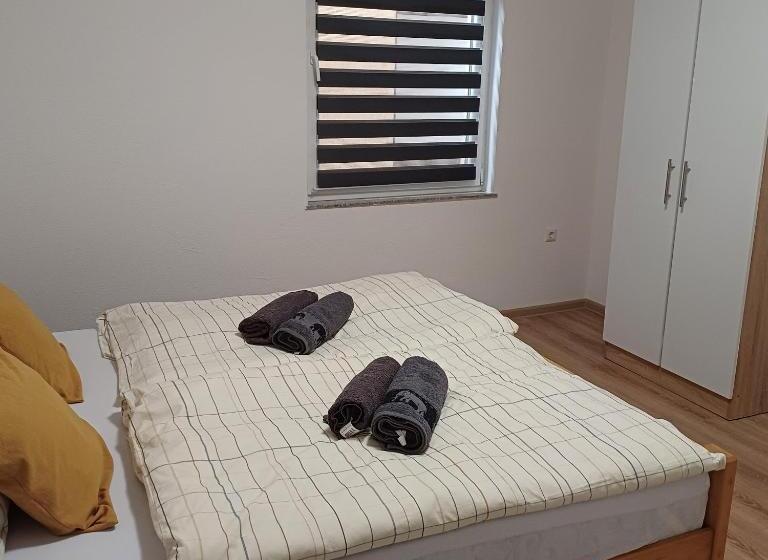 آپارتمان 1 خوابه, Rose Apartmans