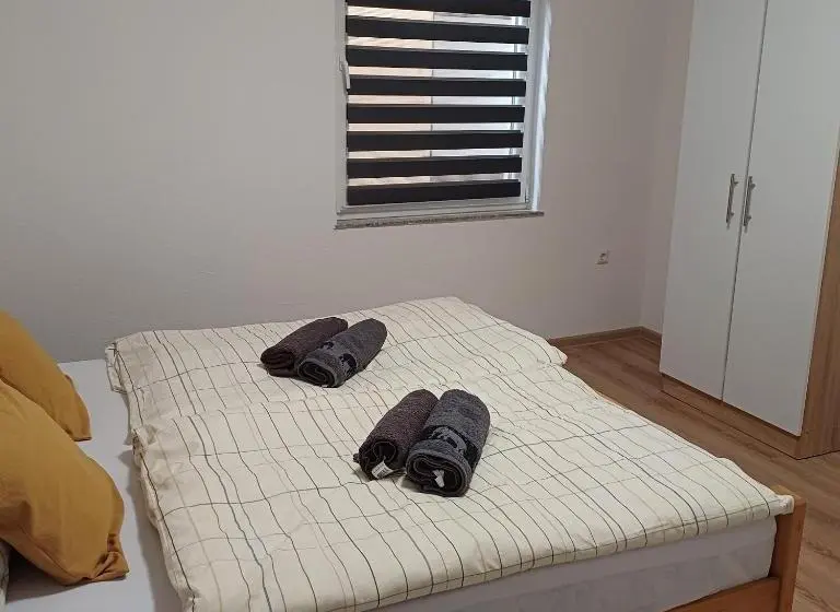 آپارتمان 1 خوابه, Rose Apartmans