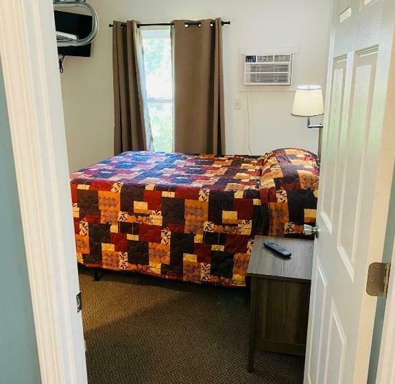 סוויטה דלוקס, Scotty S Motel