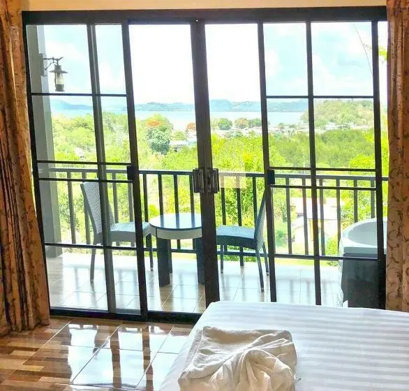 キングサイズベッドのスタンダードルーム, So View Phuket Resort