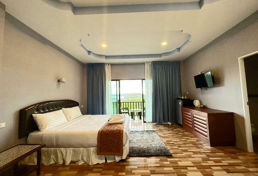 חדר סטנדרט לשלושה, So View Phuket Resort