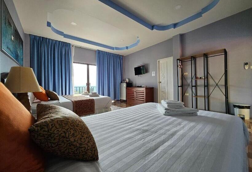 חדר סטנדרט לשלושה, So View Phuket Resort