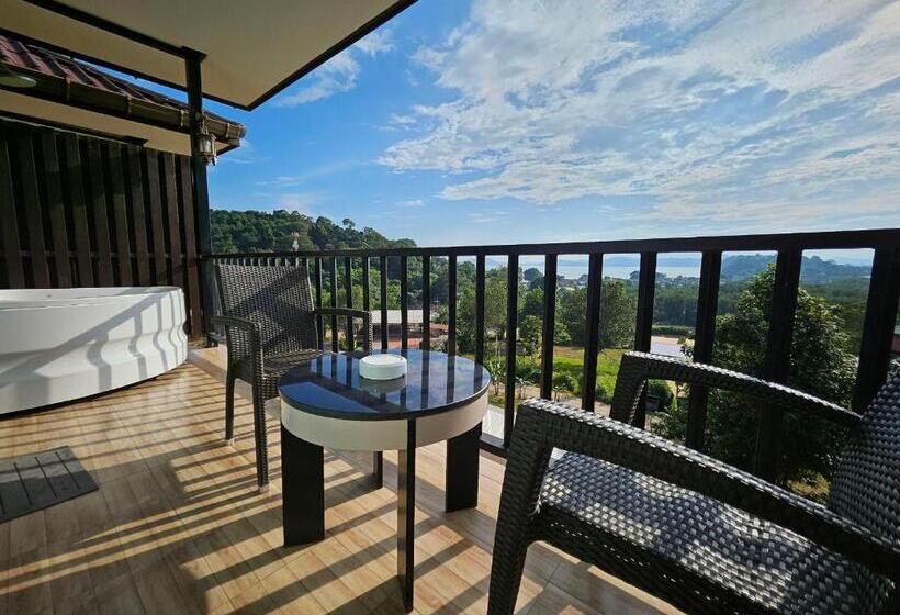 חדר סטנדרט לשלושה, So View Phuket Resort