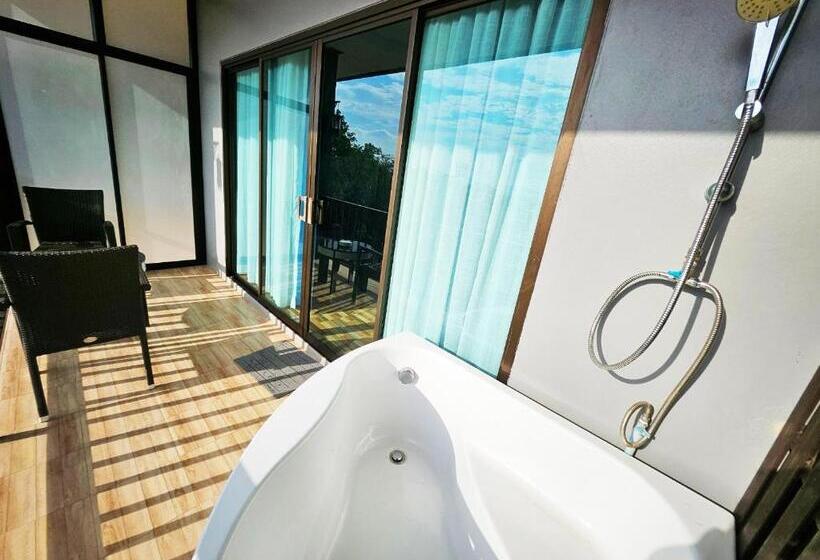 חדר סטנדרט לשלושה, So View Phuket Resort