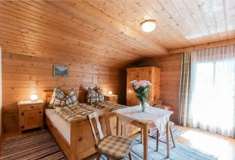 Huoneisto 1 Makuuhuone, Ferienwohnung Hartlgut