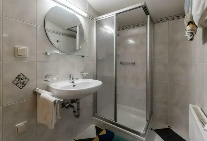 Huoneisto 1 Makuuhuone, Ferienwohnung Hartlgut