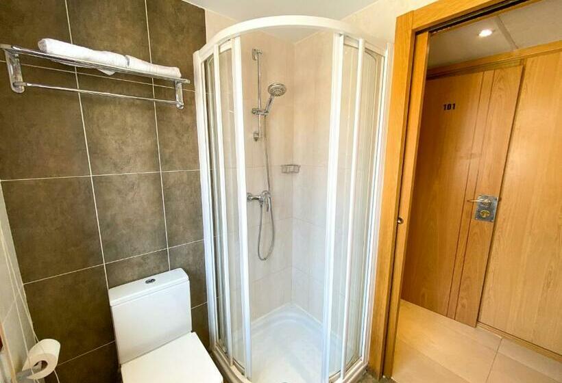 스탠다드 룸, Hostal Ainoa