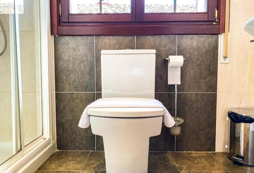 Номер Стандарт с Балконом, Hostal Ainoa