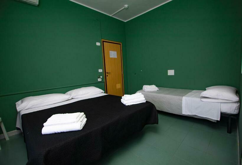 חדר סטנדרט לשלושה, Montebello Nuova Gestione