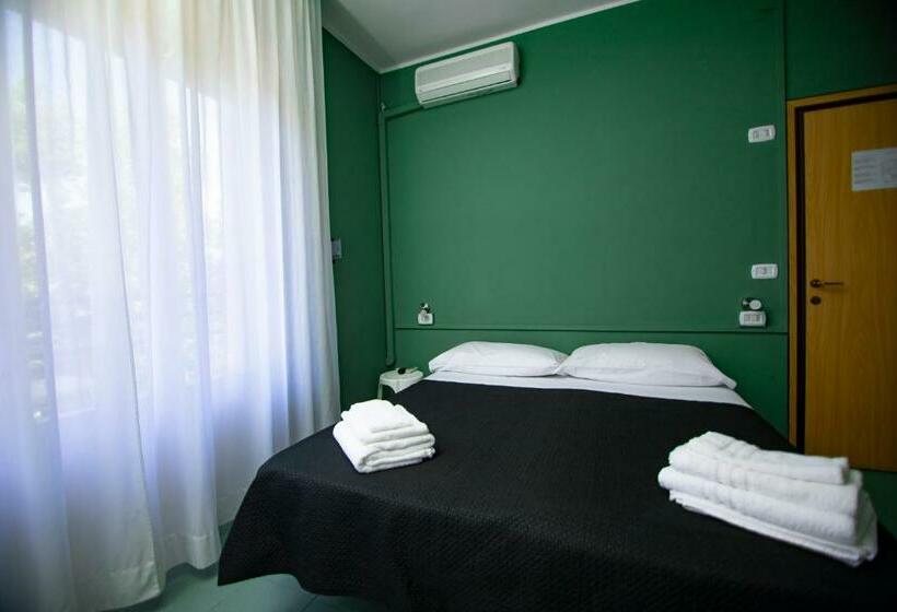 חדר סטנדרט לשלושה, Montebello Nuova Gestione