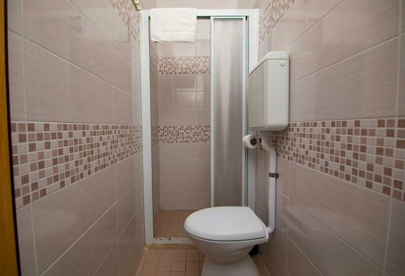 חדר דלוקס לשלושה, Montebello Nuova Gestione