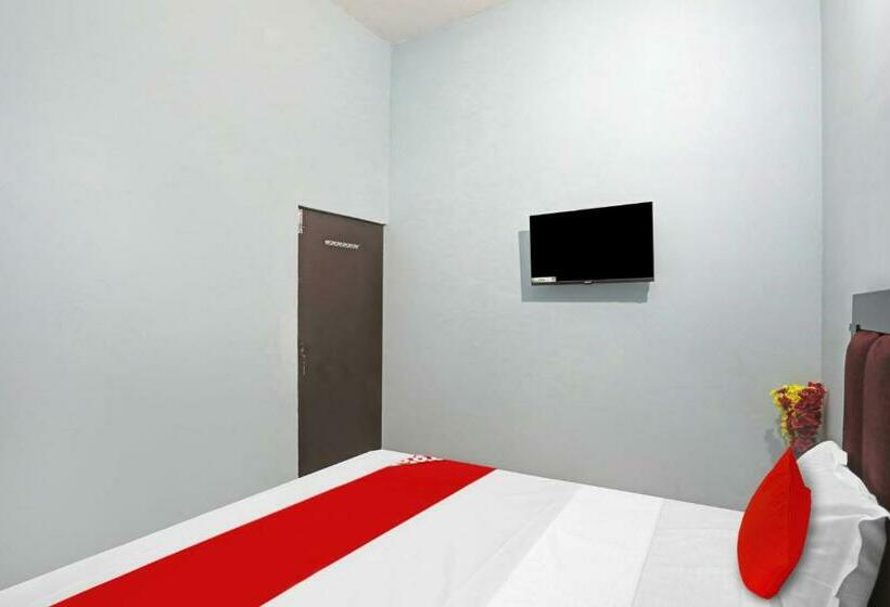 Трехместный Номер Классика, Pop 81269  Paras Inn