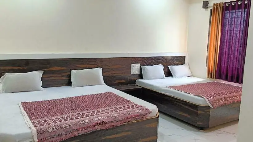 スタンダード４人部屋, Sai Viraj Palace