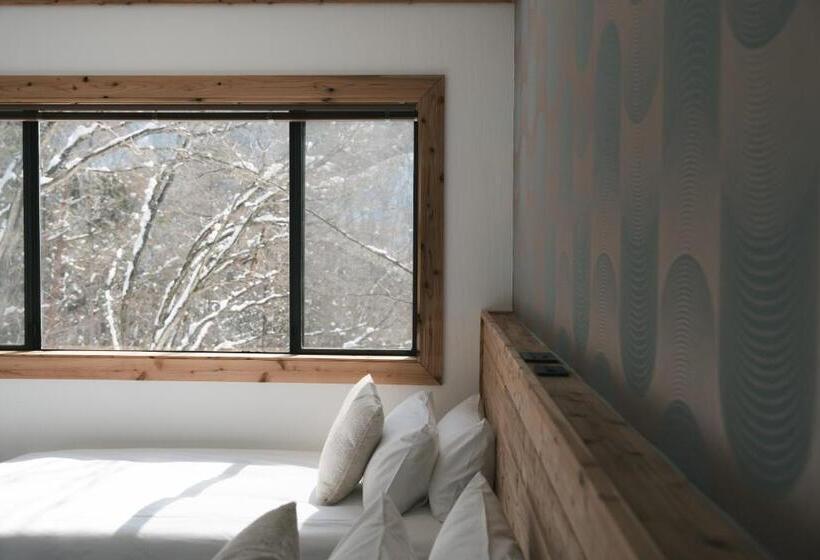 חדר משפחתי, The Brueys Lodge Tangram Madarao