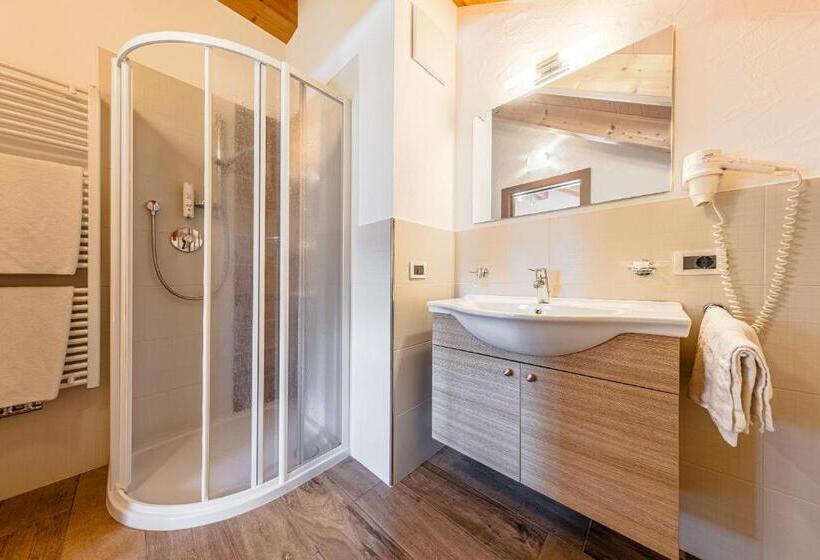 ファミリールーム, Tlisöra Speckstube