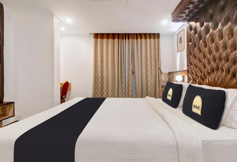 Номер Deluxe, Oak Whiteridge Near L.v Prasad & Basava Tharakam Hospital Banjara Hills