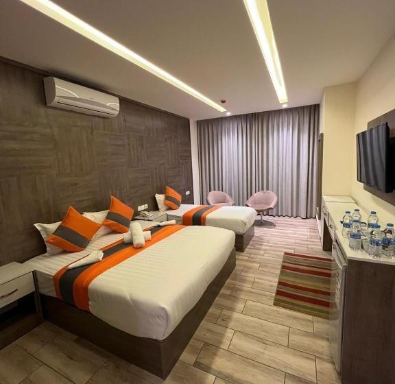 اتاق لوکس خانوادگی, Sky