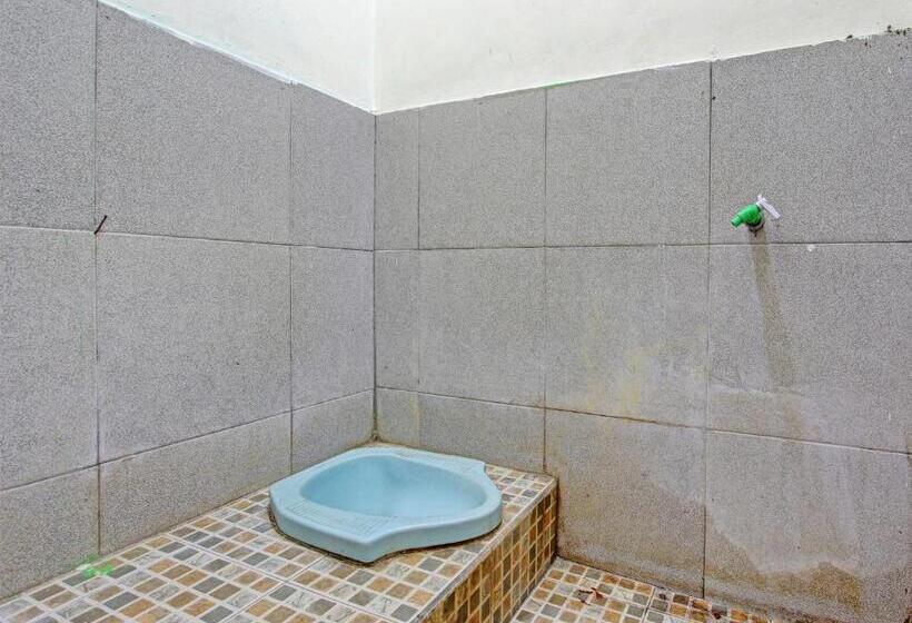 エコノミールーム, Spot On 92540 Karomah Kostel Syariah