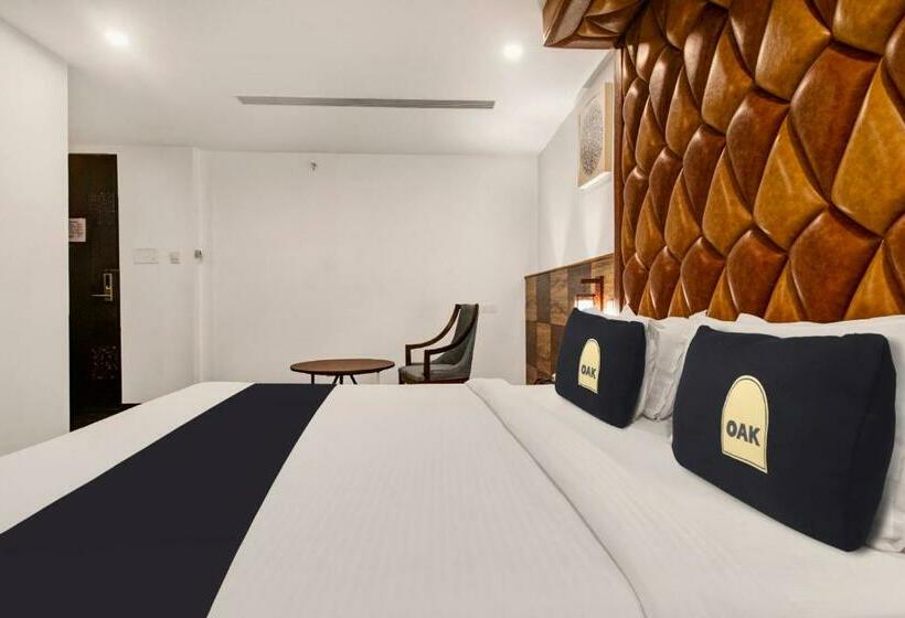 Номер Deluxe, Oak Whiteridge Near L.v Prasad & Basava Tharakam Hospital Banjara Hills