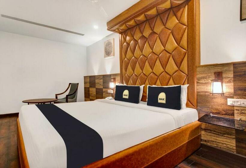 Номер Deluxe, Oak Whiteridge Near L.v Prasad & Basava Tharakam Hospital Banjara Hills