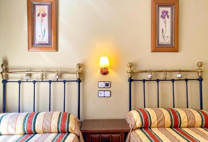 스탠다드 트리플 룸, Posada Los Leones