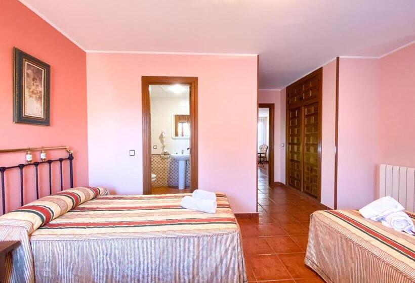 스탠다드 트리플 발코니 룸, Posada Los Leones